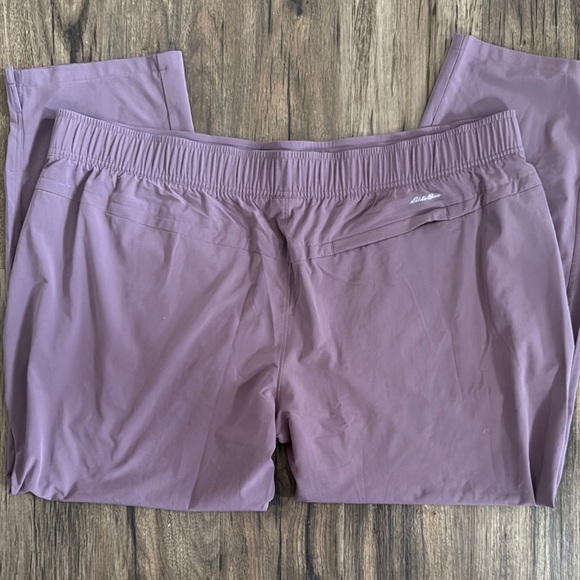 NWT Eddie Bauer Women's cropped Pants in Lavender. These are new, so comfortable - Picture 6 of 6